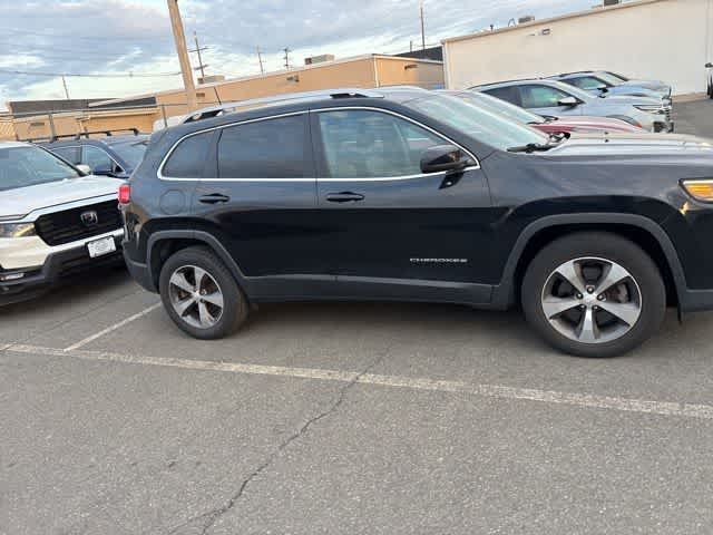 Thumbnail: 2019 Jeep Cherokee - 11