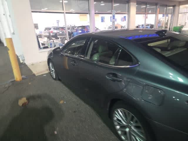 Thumbnail: 2016 Lexus ES - 8