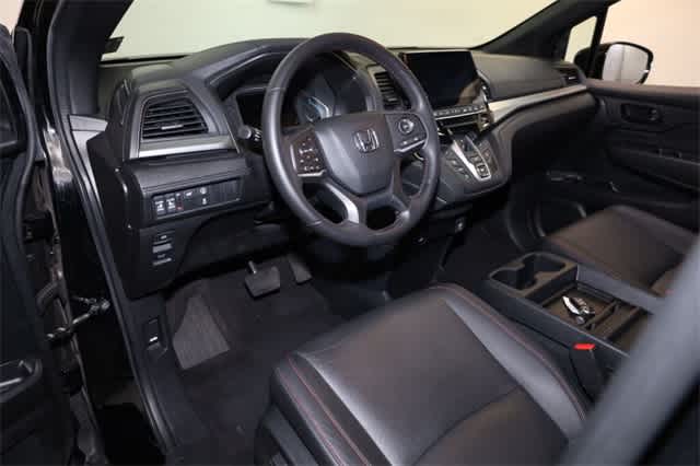 Thumbnail: 2023 Honda Odyssey - 14