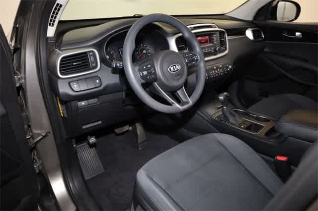 Thumbnail: 2017 Kia Sorento - 14