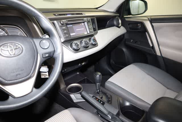 Thumbnail: 2015 Toyota RAV4 - 16