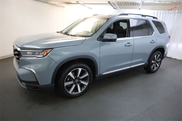 2023 Honda Pilot Touring 2