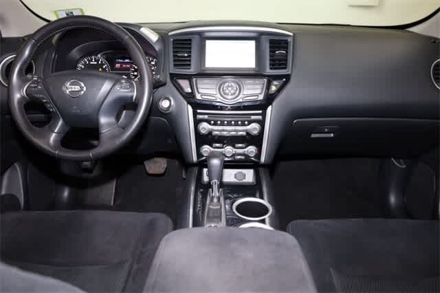 Thumbnail: 2014 Nissan Pathfinder - 17