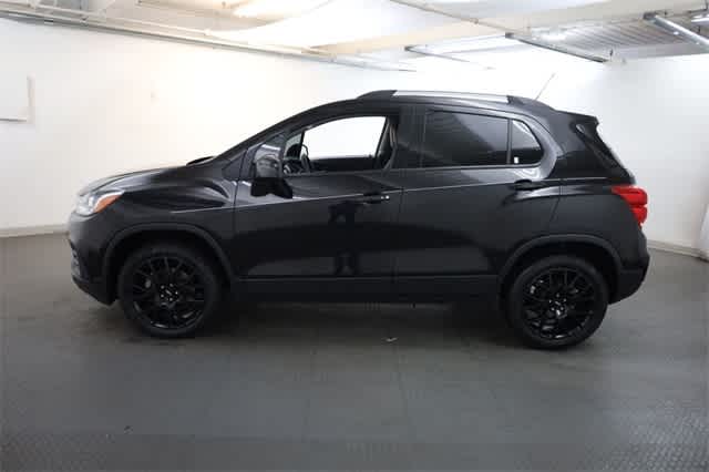 Thumbnail: 2022 Chevrolet Trax - 3