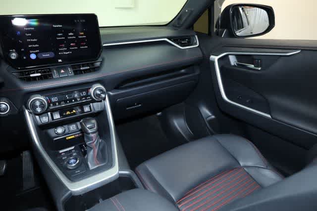 Thumbnail: 2023 Toyota RAV4 - 23
