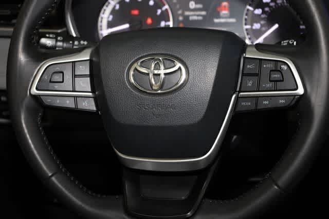 Thumbnail: 2023 Toyota Highlander - 35