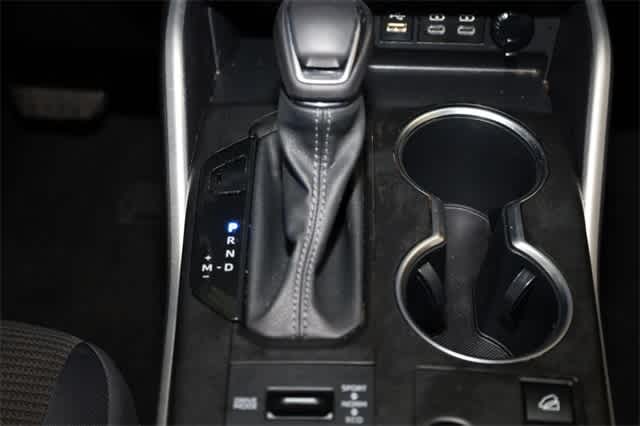 Thumbnail: 2023 Toyota Highlander - 31