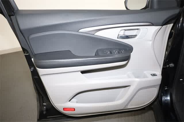 Thumbnail: 2016 Honda Pilot - 13