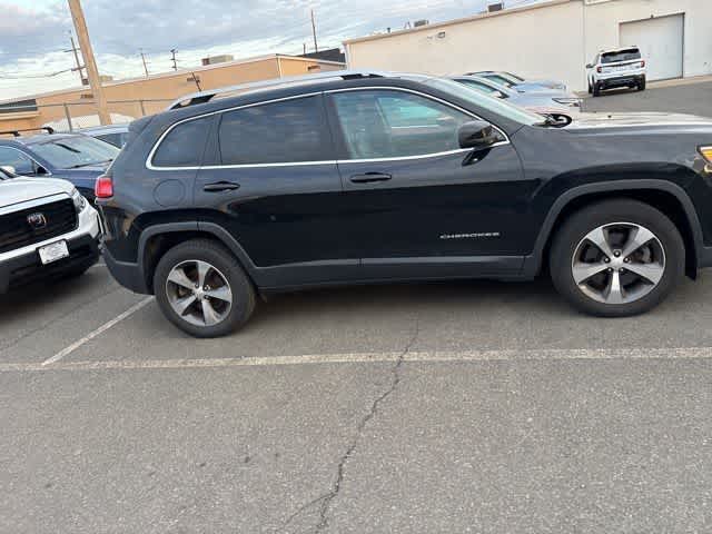 Thumbnail: 2019 Jeep Cherokee - 12