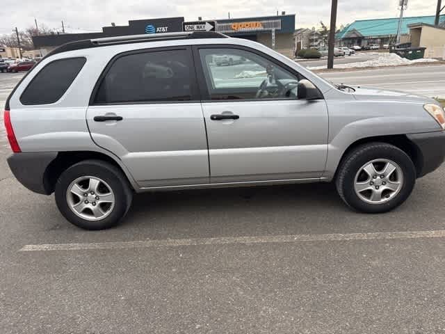 Thumbnail: 2008 Kia Sportage - 9