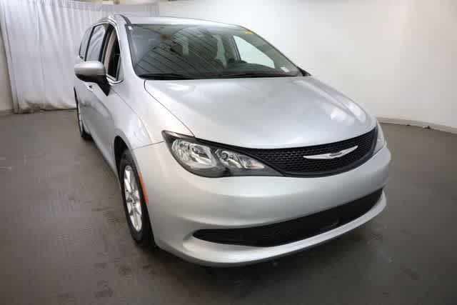 Thumbnail: 2022 Chrysler Voyager - 11