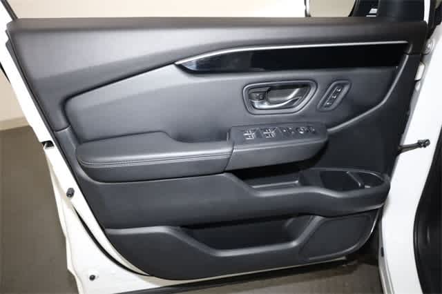 Thumbnail: 2023 Honda Pilot - 13