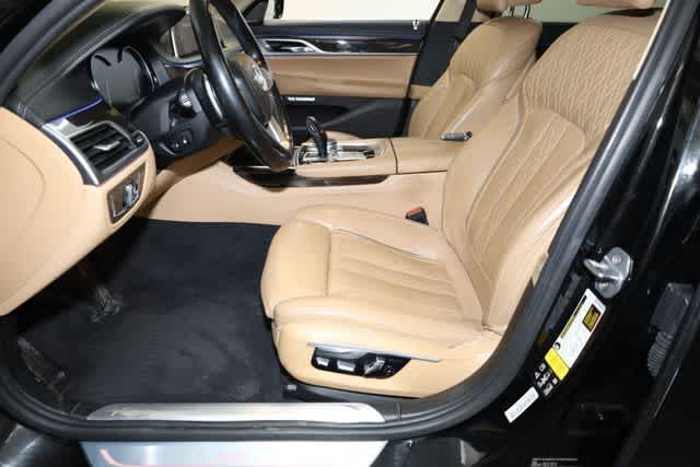 Thumbnail: 2016 BMW 7 Series - 15