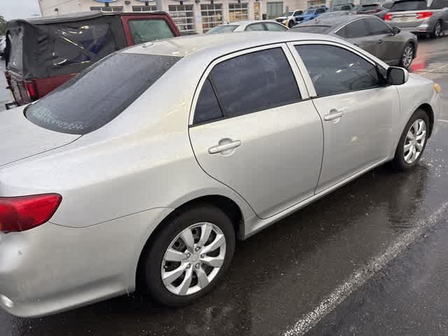 Thumbnail: 2010 Toyota Corolla - 10