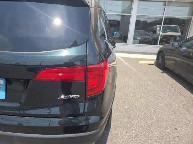 Thumbnail: 2017 Honda Pilot - 11