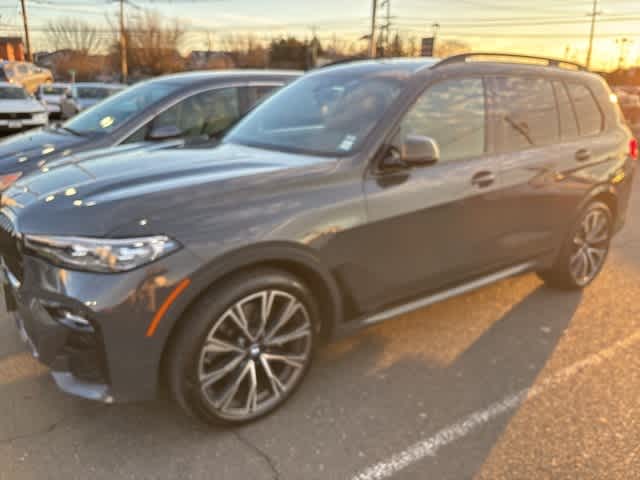 2022 BMW X7 40i's photo