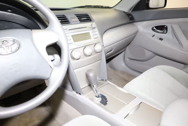 Thumbnail: 2011 Toyota Camry - 16