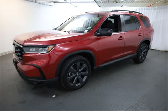Thumbnail: 2023 Honda Pilot - 2