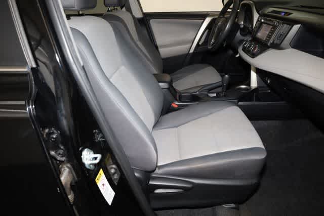 Thumbnail: 2015 Toyota RAV4 - 31