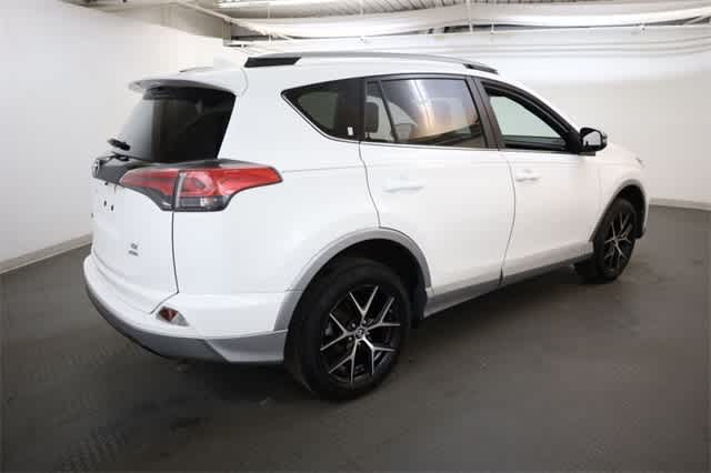 Thumbnail: 2018 Toyota RAV4 - 8