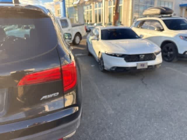 Thumbnail: 2016 Honda Pilot - 12