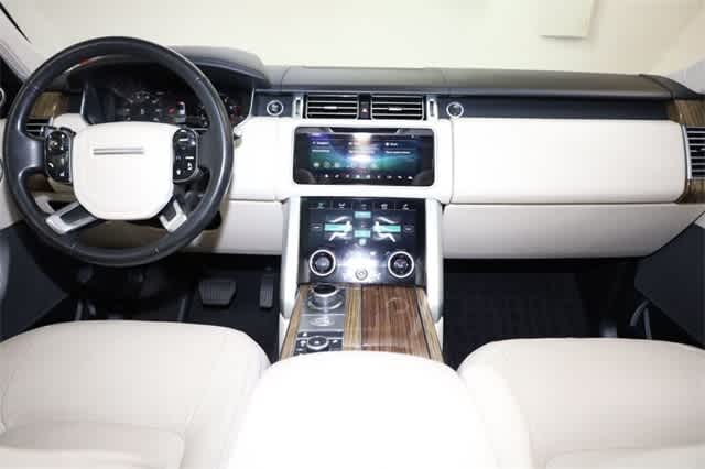 Thumbnail: 2019 Land Rover Range Rover - 17