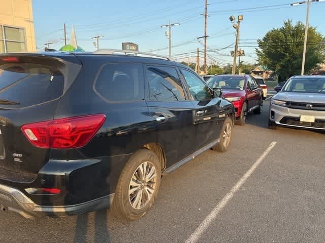 Thumbnail: 2017 Nissan Pathfinder - 12