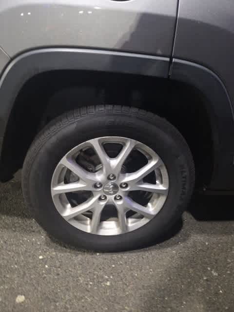 Thumbnail: 2014 Jeep Cherokee - 20