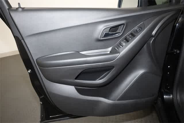 Thumbnail: 2022 Chevrolet Trax - 13