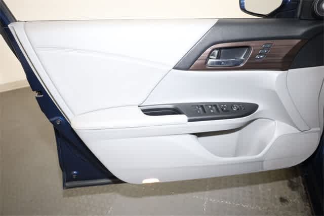 Thumbnail: 2017 Honda Accord - 13