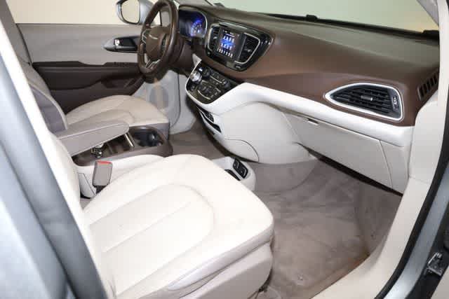 Thumbnail: 2019 Chrysler Pacifica - 33