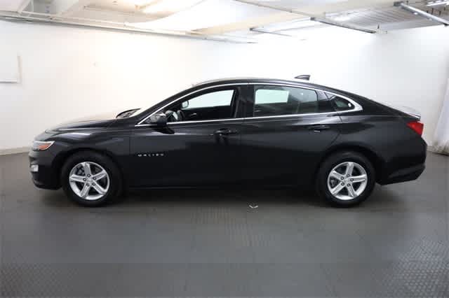 Thumbnail: 2024 Chevrolet Malibu - 3