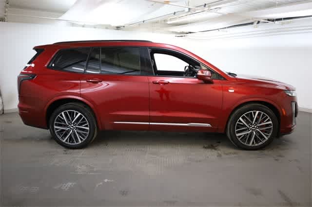 Thumbnail: 2022 Cadillac XT6 - 9