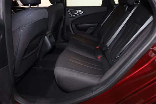 Thumbnail: 2016 Chrysler 200 - 23