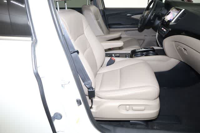 Thumbnail: 2016 Honda Pilot - 38