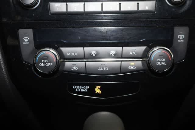 Thumbnail: 2016 Nissan Rogue - 26