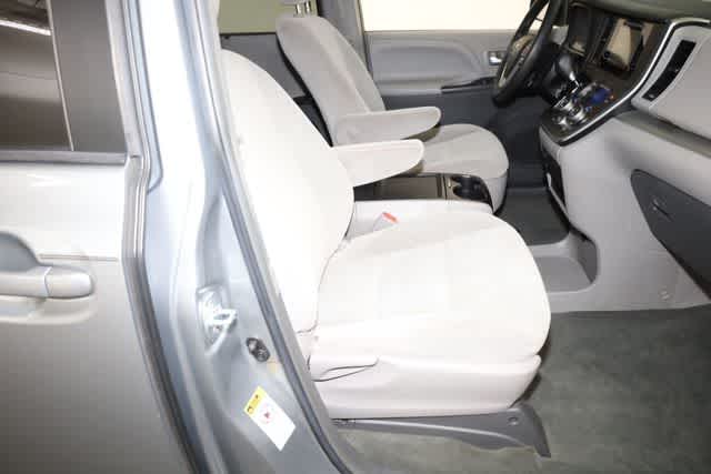 Thumbnail: 2017 Toyota Sienna - 20