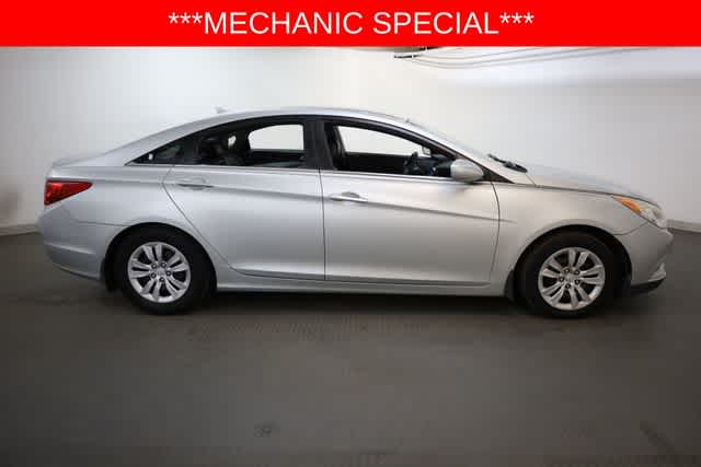 Thumbnail: 2013 Hyundai Sonata - 9