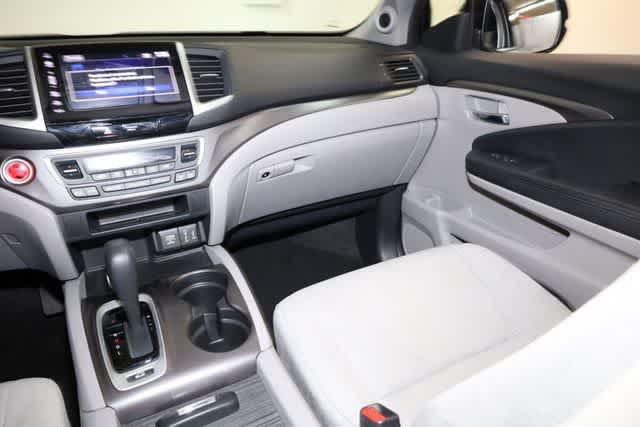 Thumbnail: 2017 Honda Pilot - 24