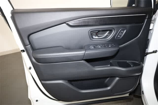 Thumbnail: 2023 Honda Pilot - 13