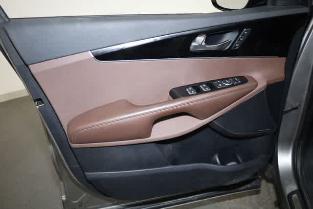 Thumbnail: 2019 Kia Sorento - 13