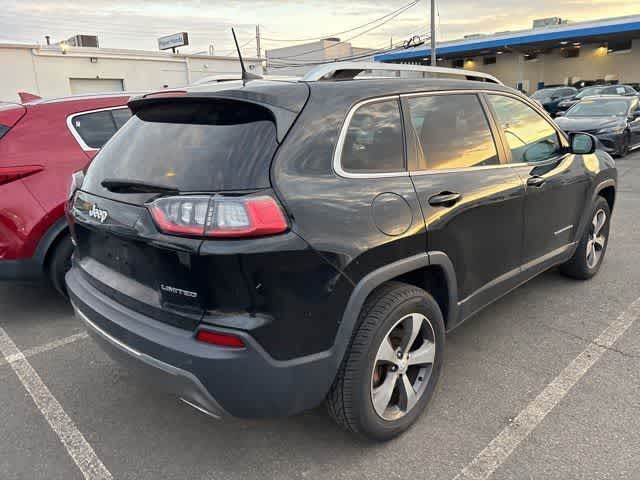 Thumbnail: 2019 Jeep Cherokee - 16