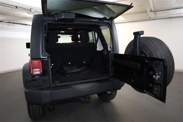 Thumbnail: 2016 Jeep Wrangler - 32