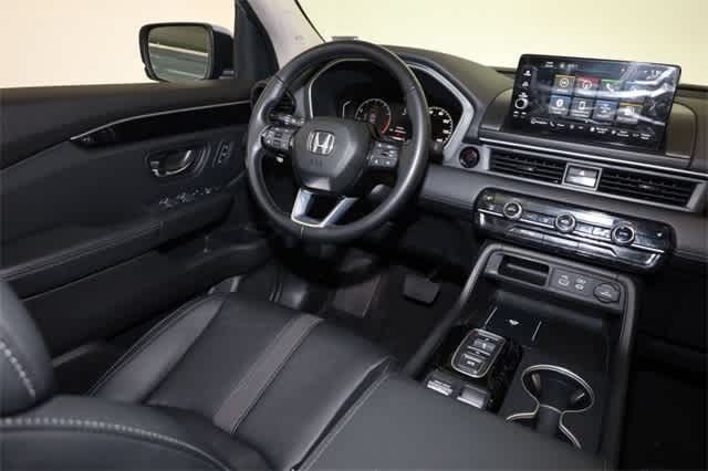 2023 Honda Pilot Touring 16