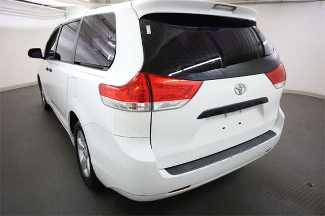 Thumbnail: 2011 Toyota Sienna - 5