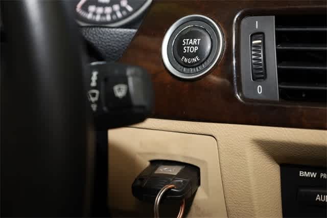 Thumbnail: 2011 BMW 3 Series - 29