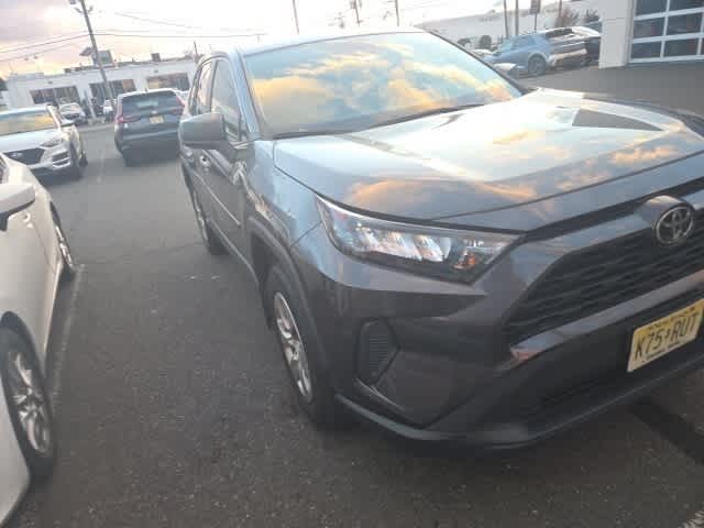 Thumbnail: 2022 Toyota RAV4 - 20