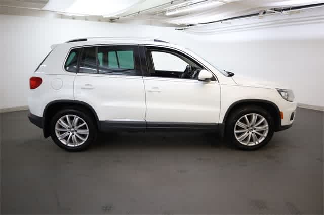 Thumbnail: 2016 Volkswagen Tiguan - 9