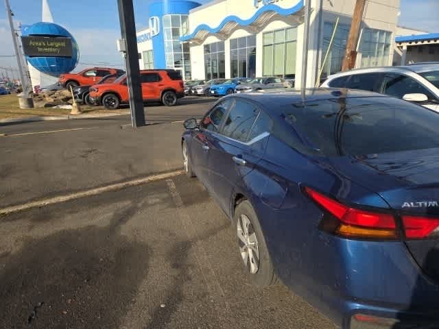 Thumbnail: 2020 Nissan Altima - 8