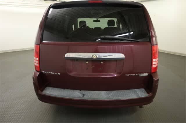 2009 Chrysler Town & Country Touring 6